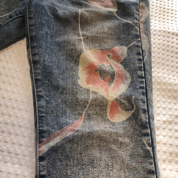 VENUS EUC WOMEN'S SIZE 12 BIRD FLORAL HIP JEANS - Picture 4 of 11